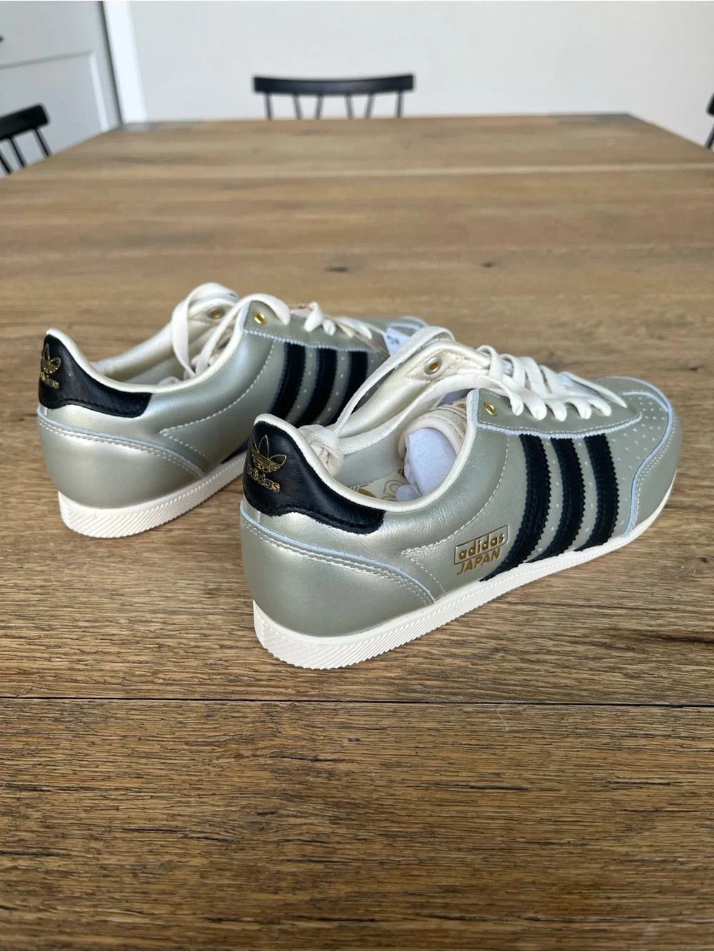 Size 6 Women’s adidas Originals Japan JS4015  Alumina / Black / White